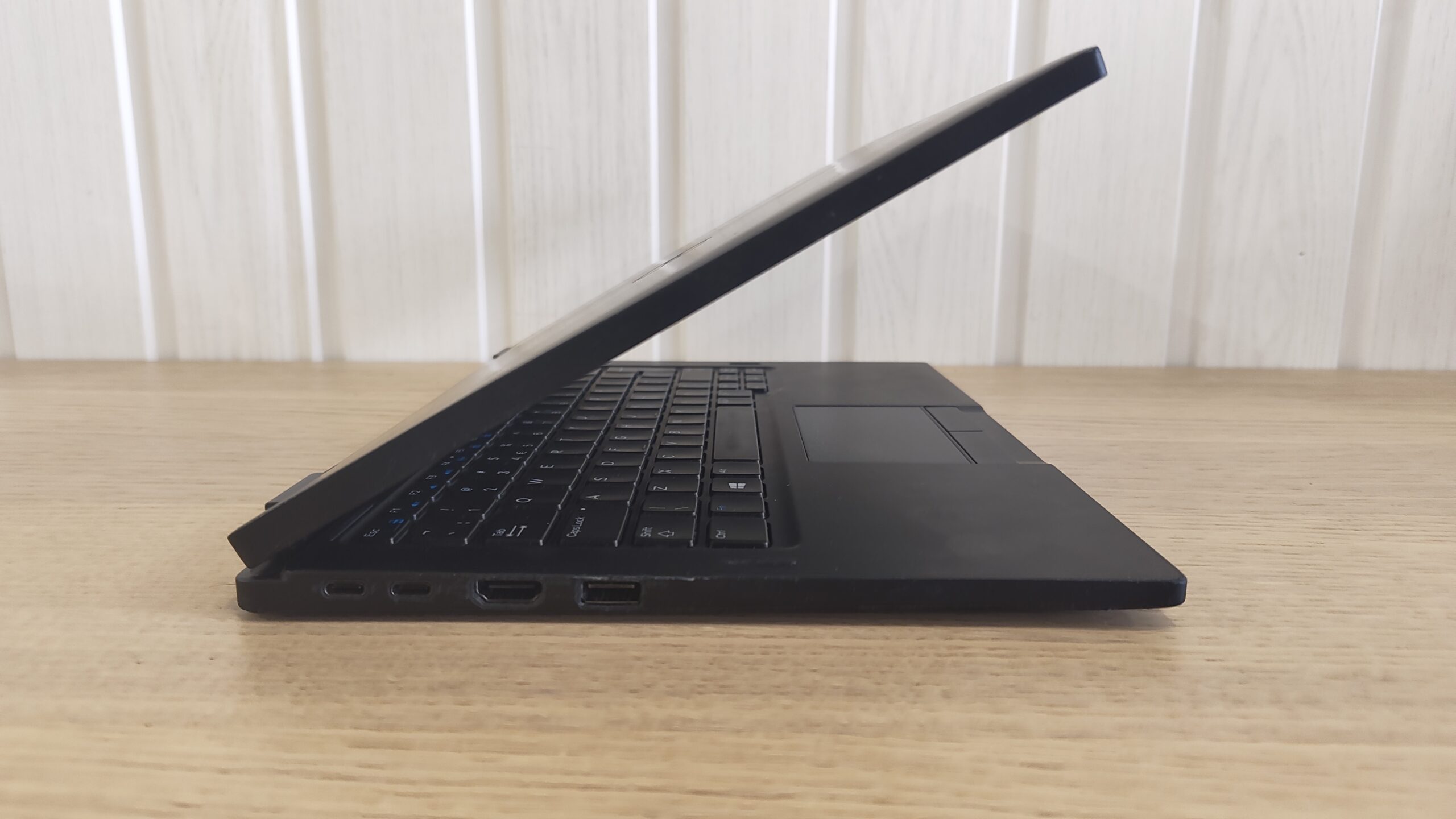 Laptop Dotykowy x360 Dell Latitude 7390 2 w 1</br>13,3" 1920x1080 Full HD</br>I5-8350U 8GB 256GB Windows 11 - obrazek 17