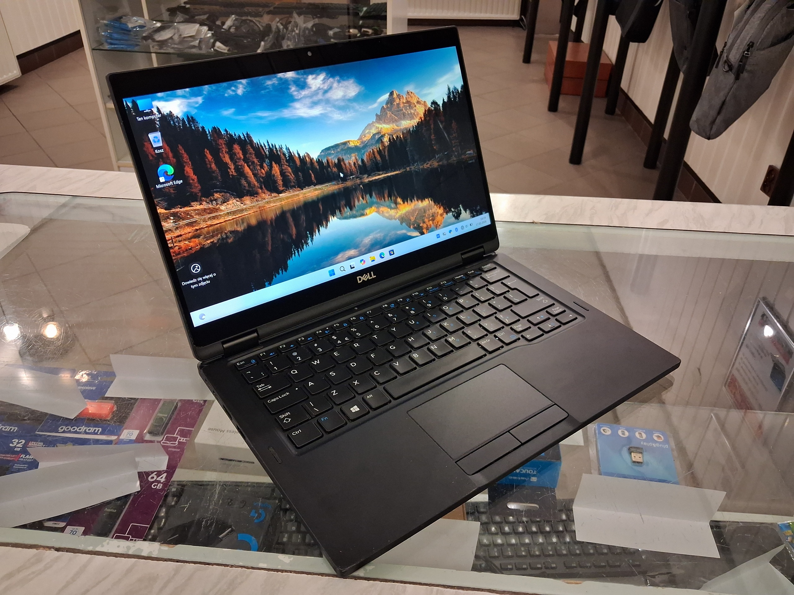 Laptop Dotykowy x360 Dell Latitude 7390 2 w 1</br>13,3" 1920x1080 Full HD</br>I5-8350U 8GB 256GB Windows 11 - obrazek 3