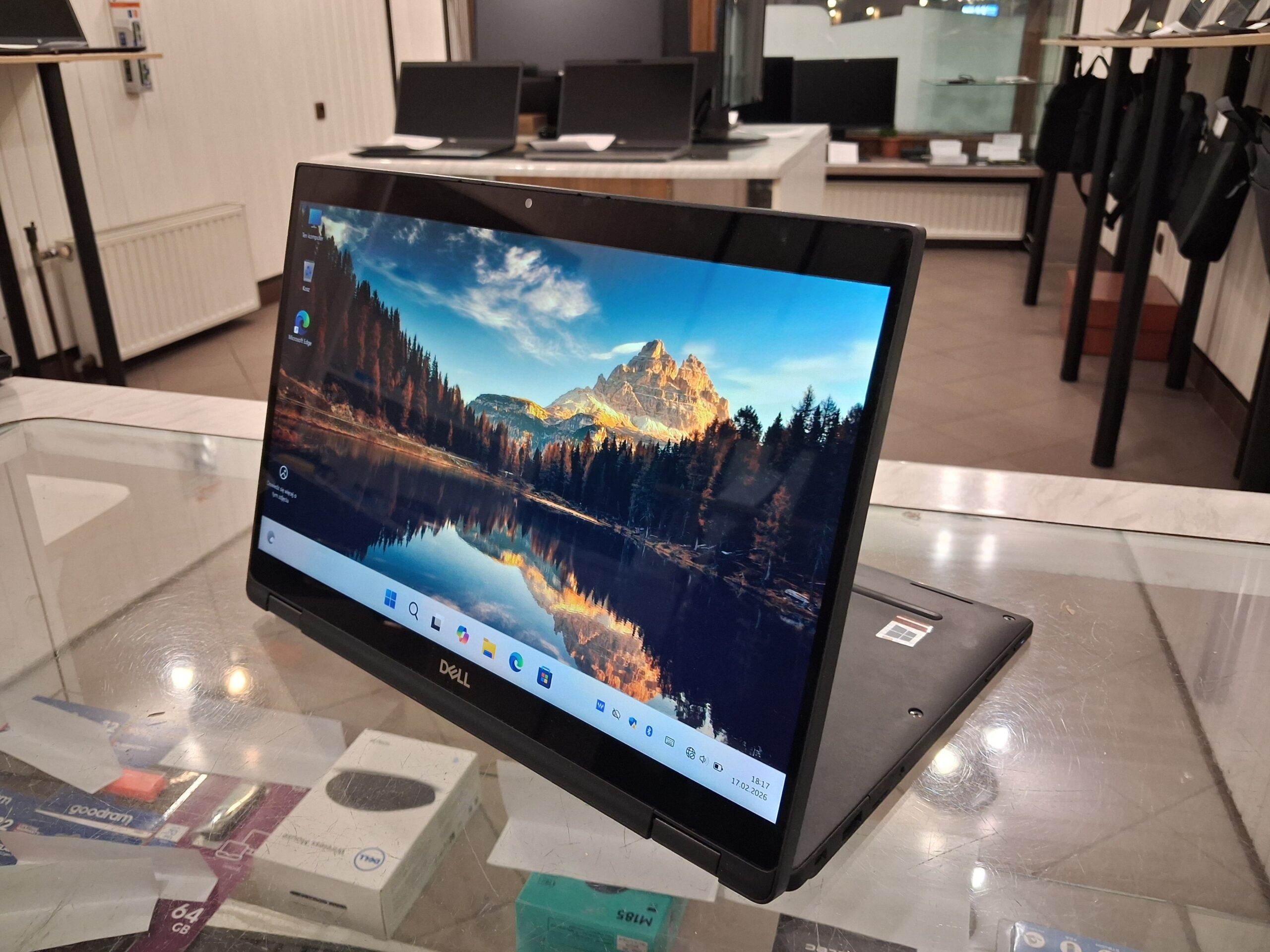 Laptop Dotykowy x360 Dell Latitude 7390 2 w 1</br>13,3" 1920x1080 Full HD</br>I5-8350U 8GB 256GB Windows 11 - obrazek 2