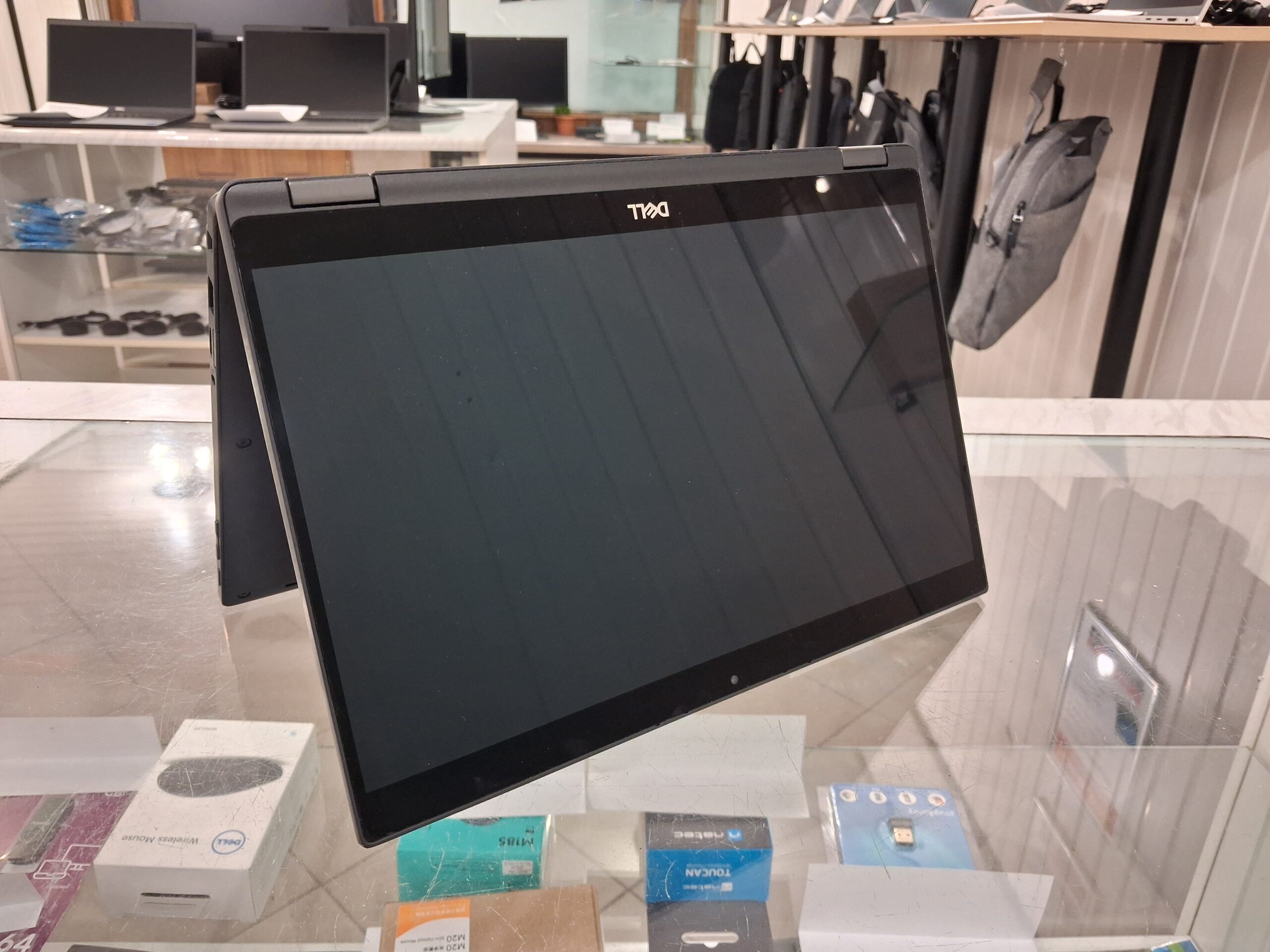 Laptop Dotykowy x360 Dell Latitude 7390 2 w 1</br>13,3" 1920x1080 Full HD</br>I5-8350U 8GB 256GB Windows 11 - obrazek 6